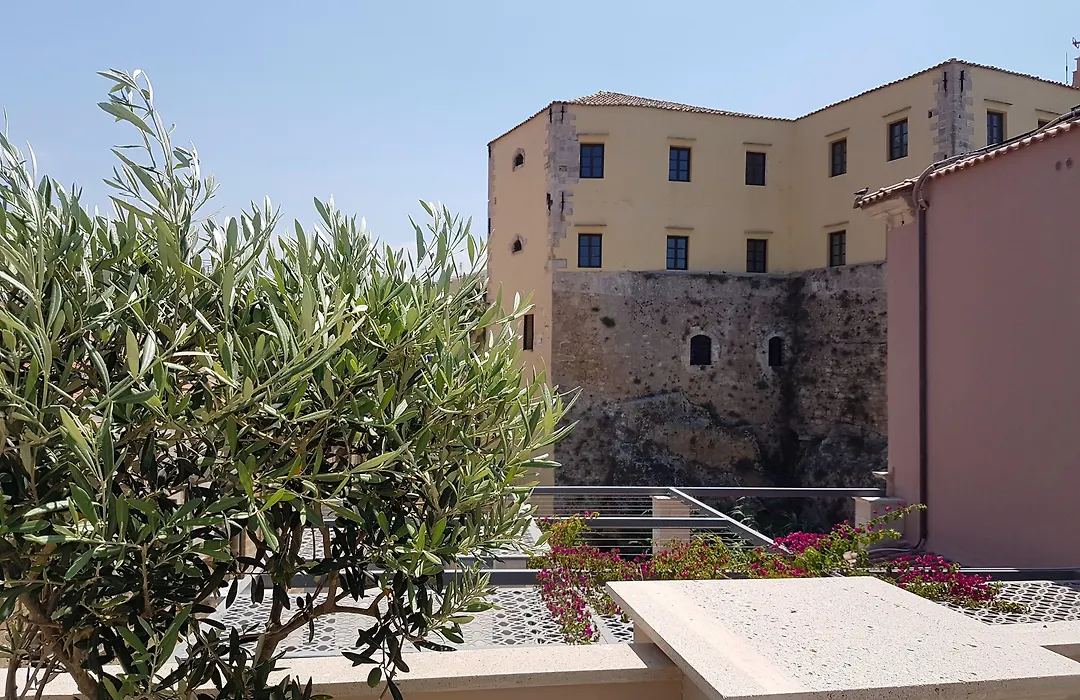 Ambassadors Residence Boutique Hotel-1